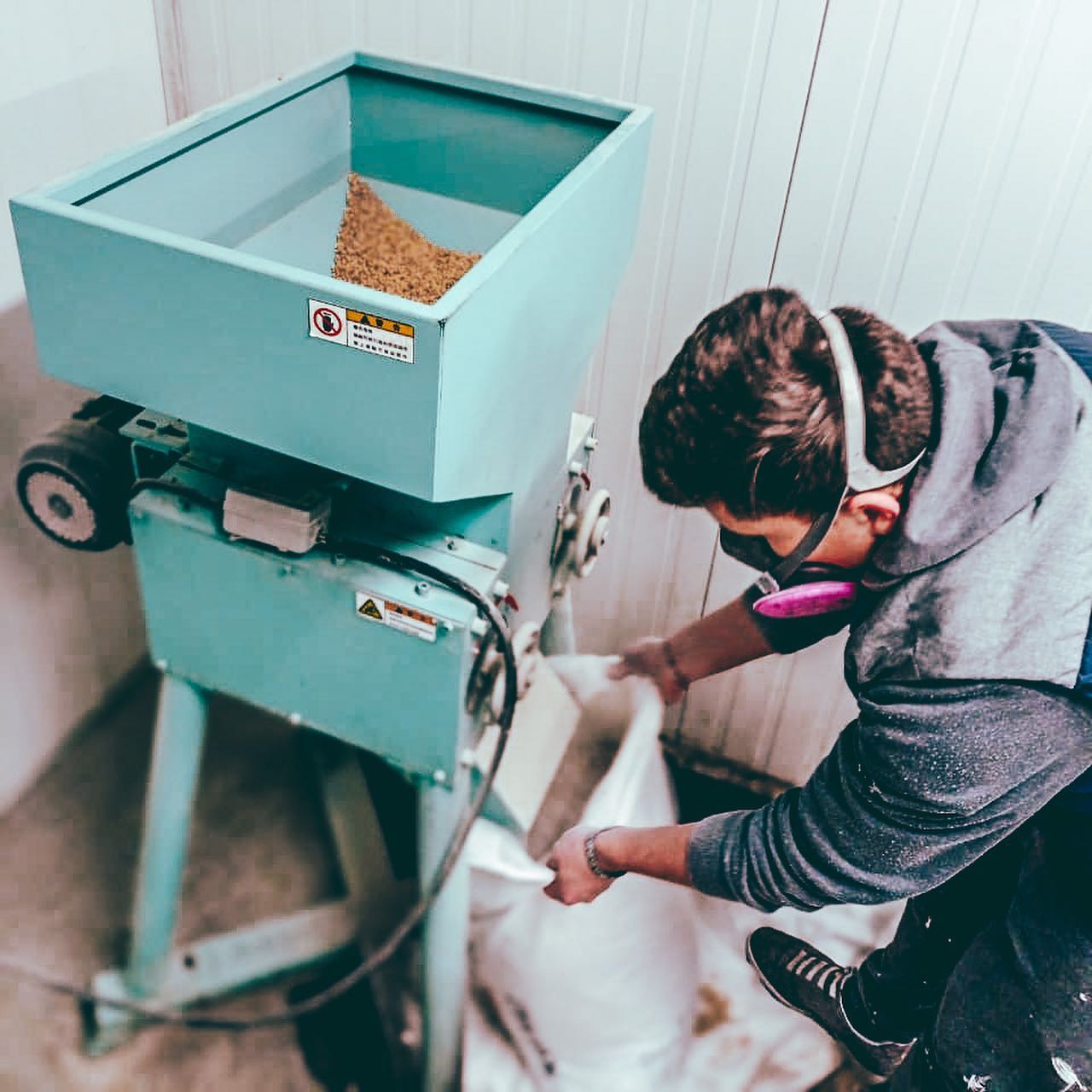 開辦一個啤酒廠至少需要什么設備？